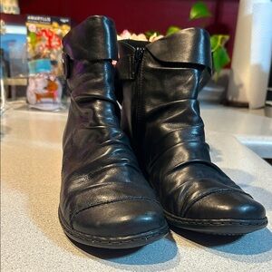 Rieker sz 38 (US 7) Stylish Black Women’s Leather Ankle Boots